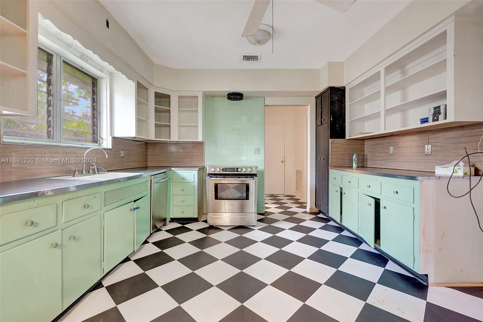 DAVIS HARBOR - Residential