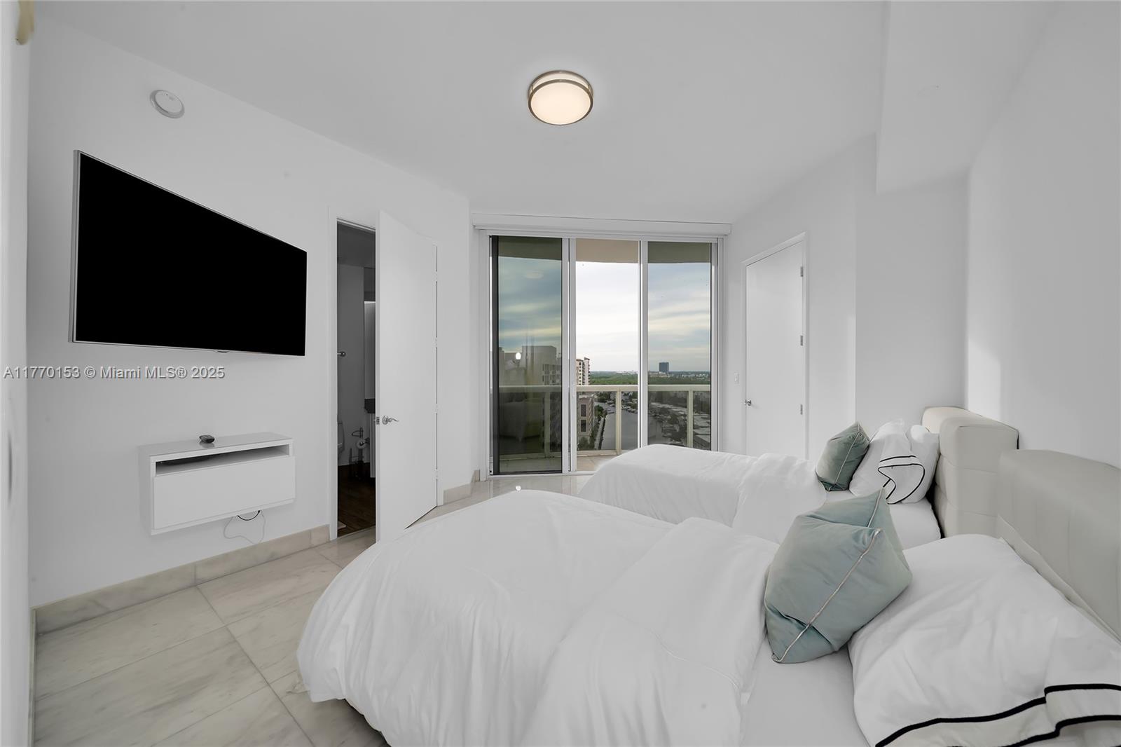 TDR TOWER I CONDO - Residential Lease