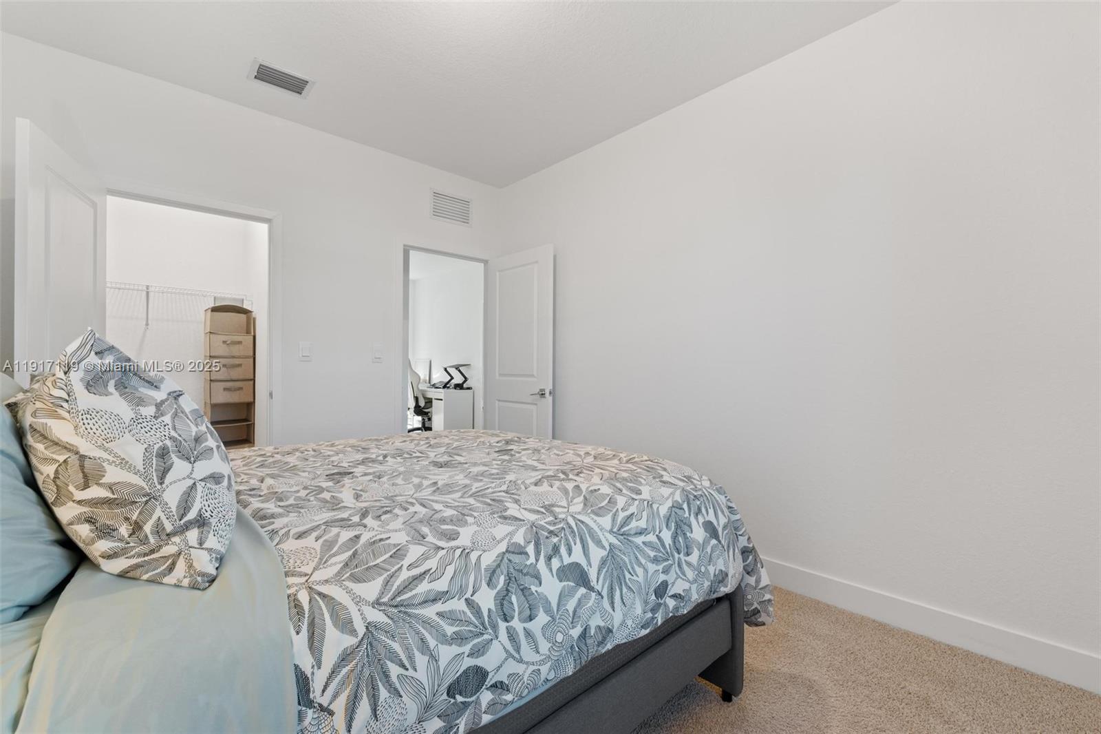 MERRICK SQUARE - Residential Lease