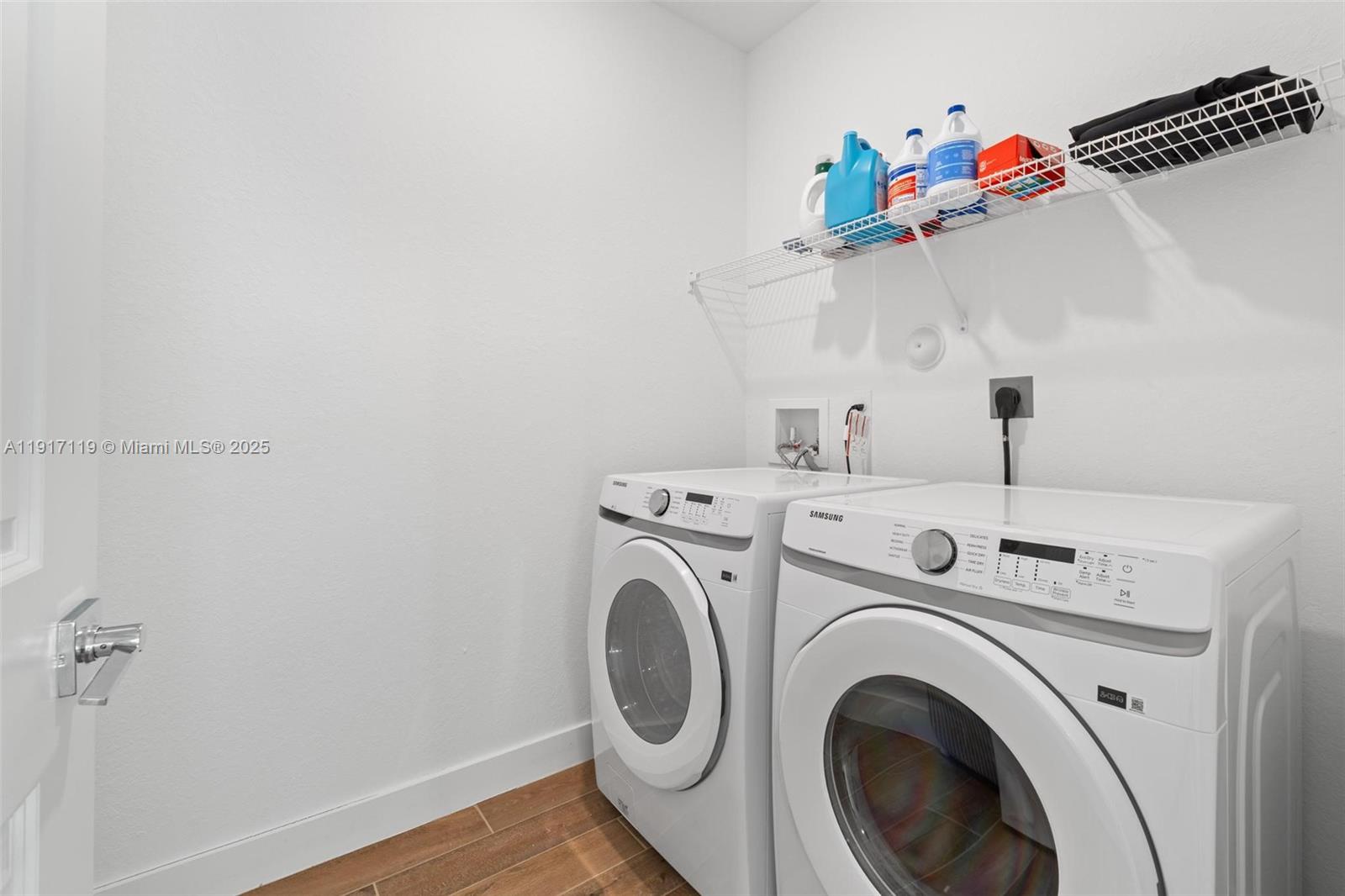 MERRICK SQUARE - Residential Lease