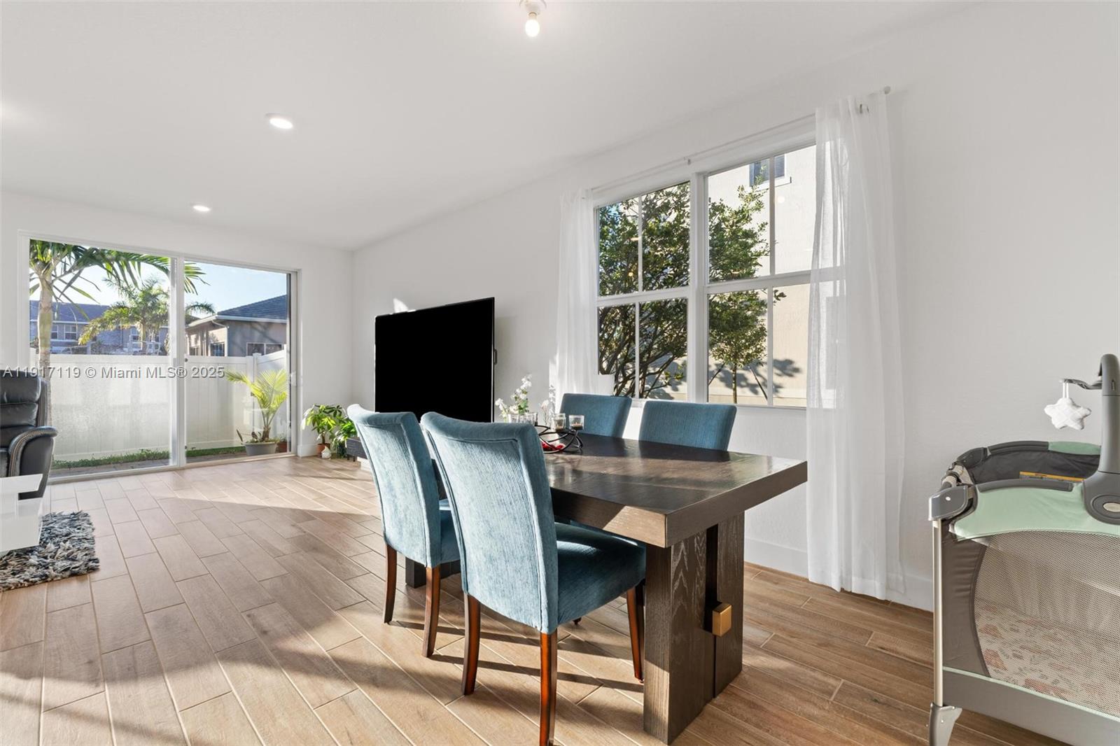 MERRICK SQUARE - Residential Lease