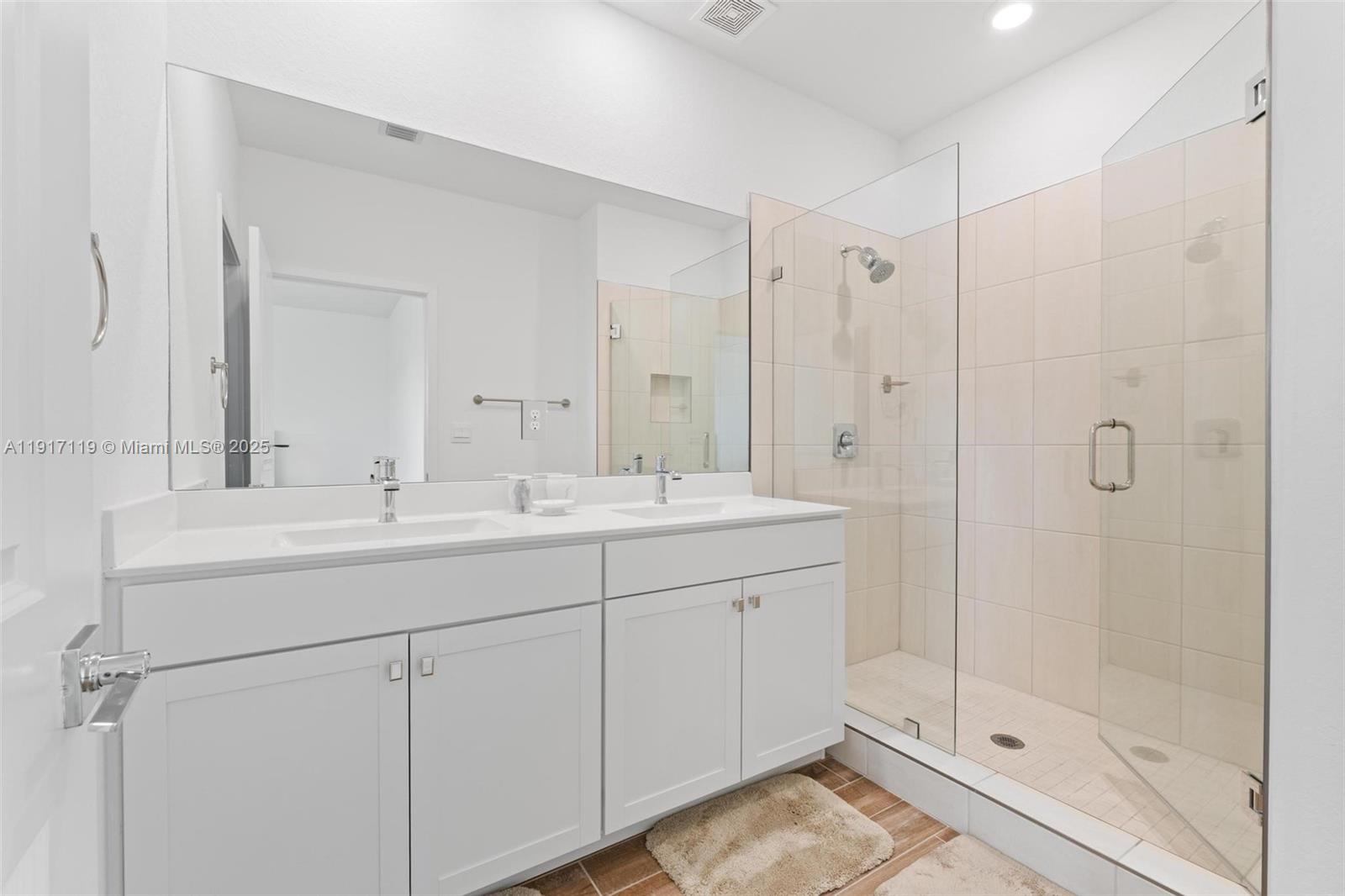 MERRICK SQUARE - Residential Lease