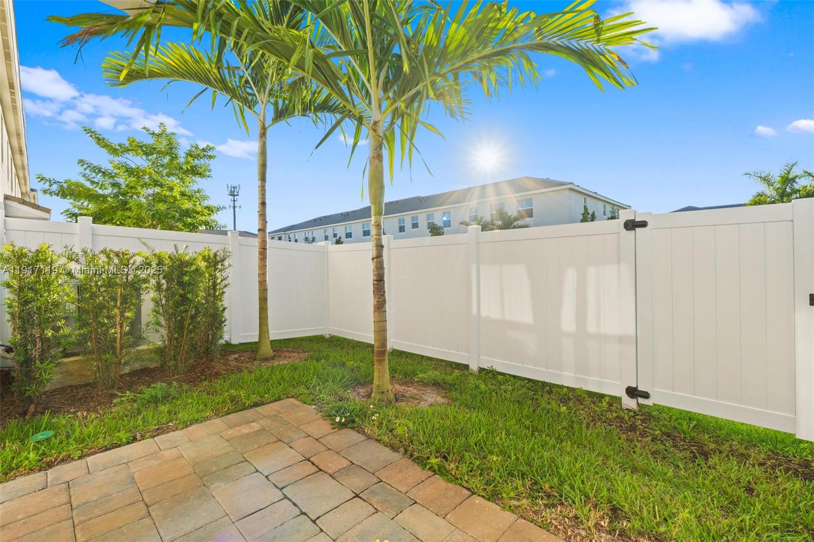 MERRICK SQUARE - Residential Lease