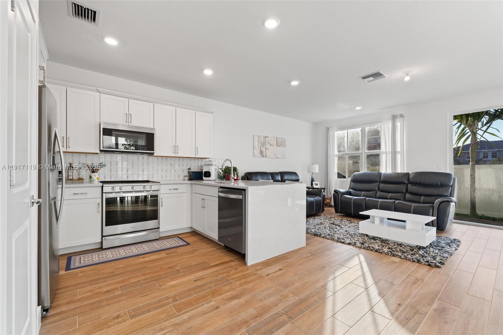 MERRICK SQUARE - Residential Lease