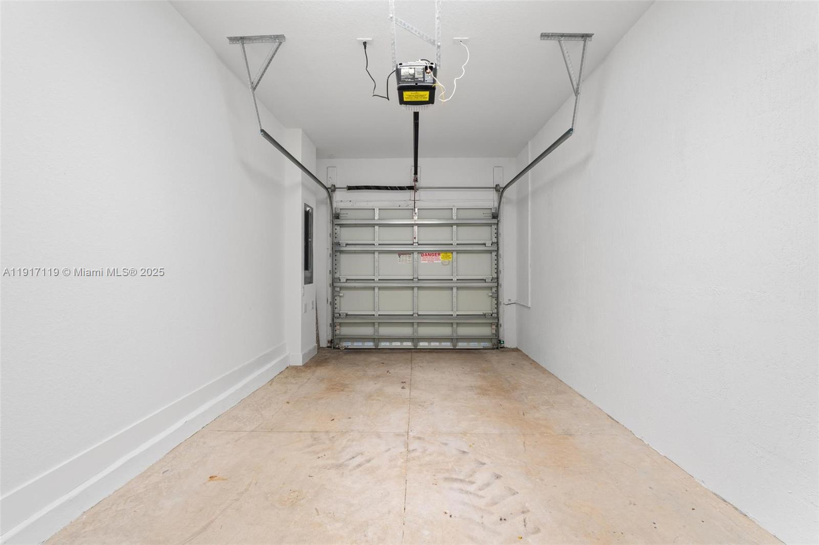 MERRICK SQUARE - Residential Lease