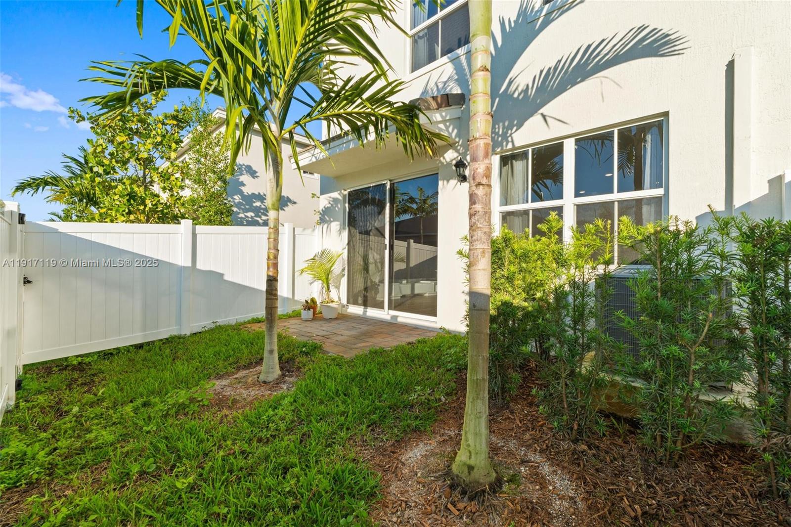 MERRICK SQUARE - Residential Lease