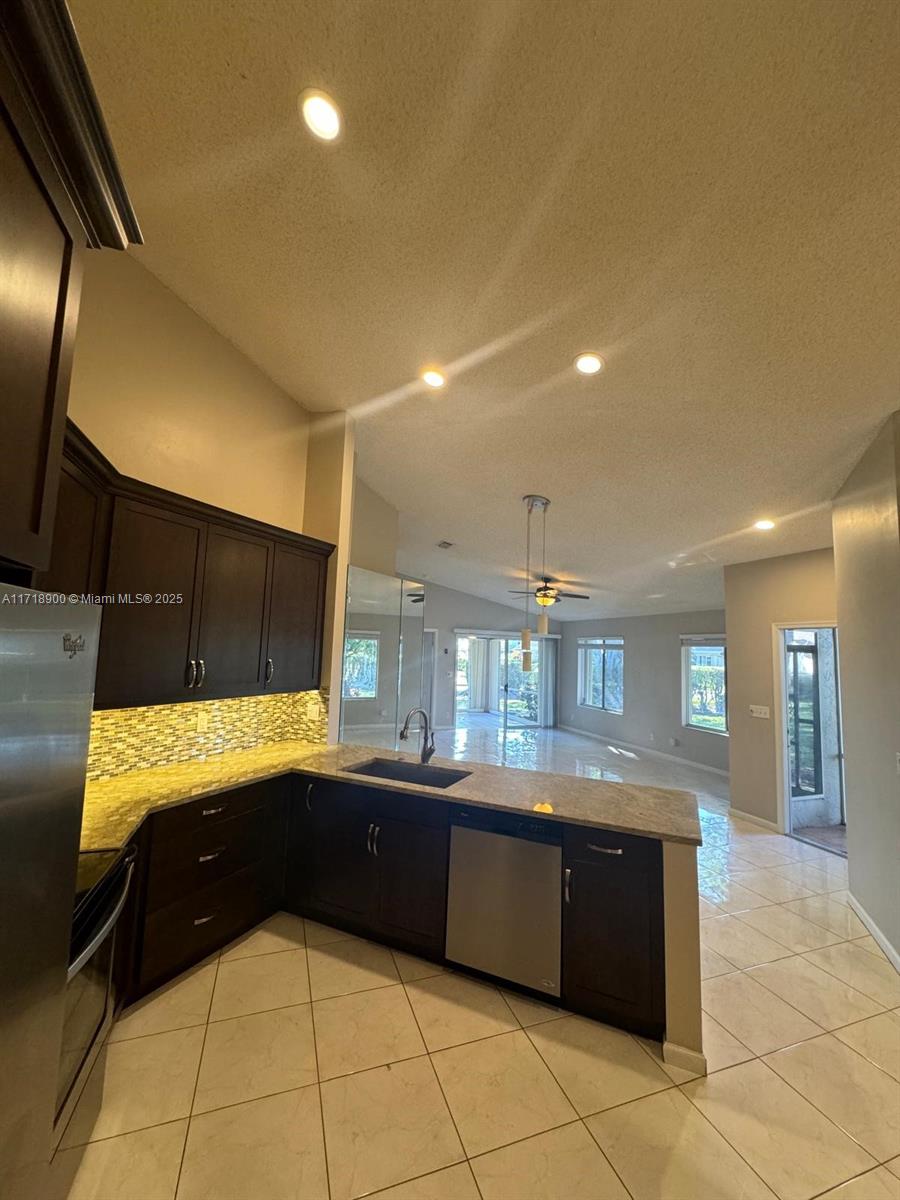 BOCA GARDENS 4 - Residential Lease