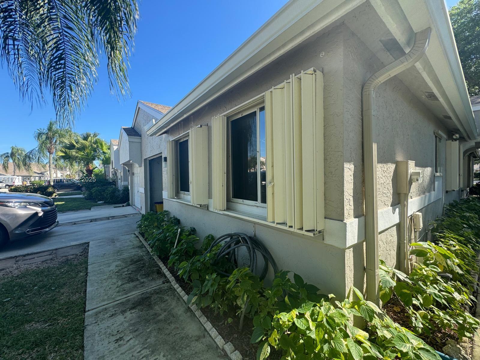 BOCA GARDENS 4 - Residential Lease