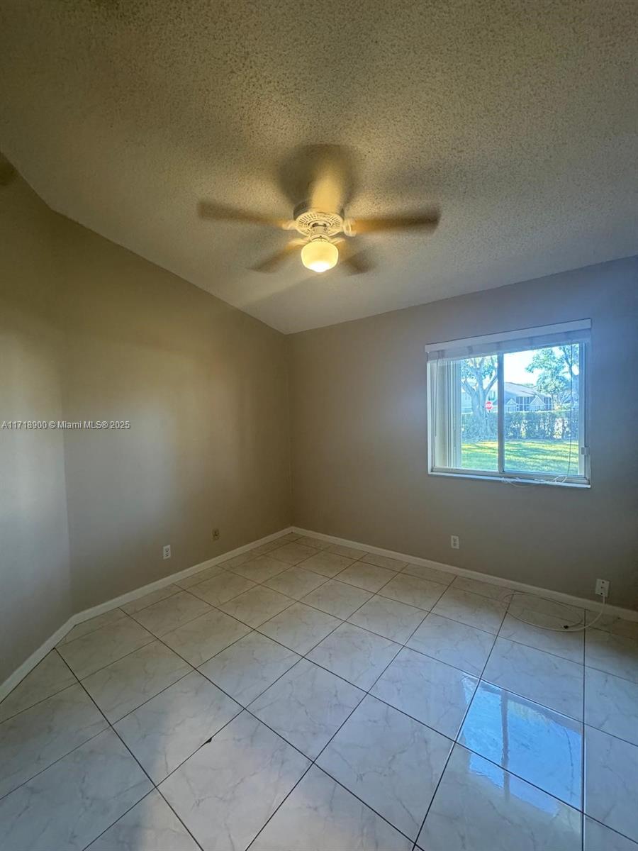BOCA GARDENS 4 - Residential Lease