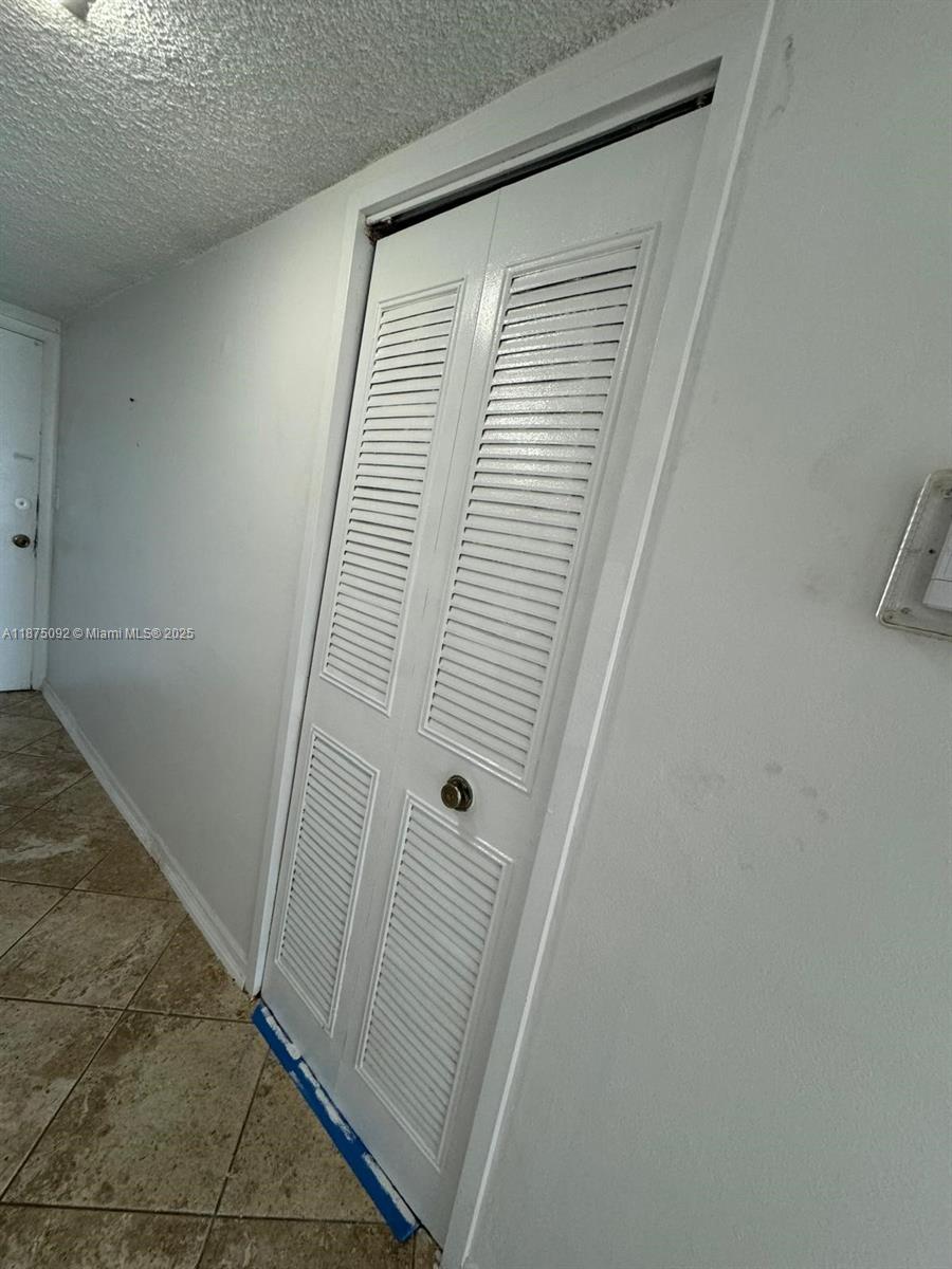 EASTERN SHORES WHITE HOUS - Residential