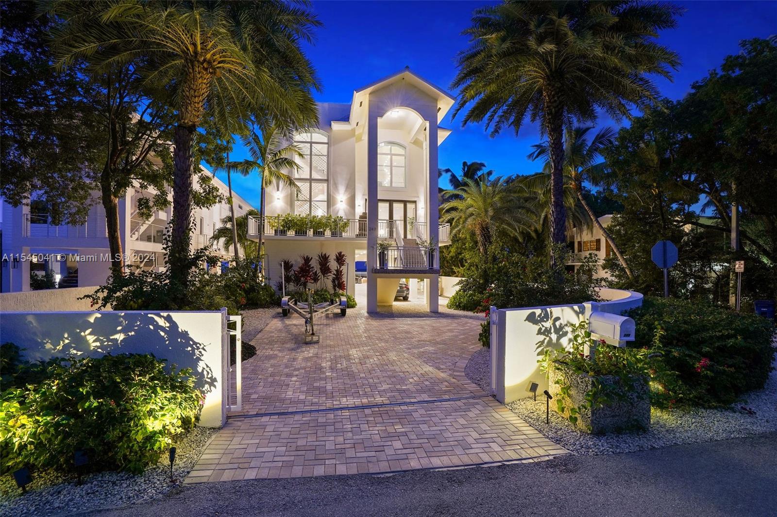 TAVERNIER HEIGHTS - Residential