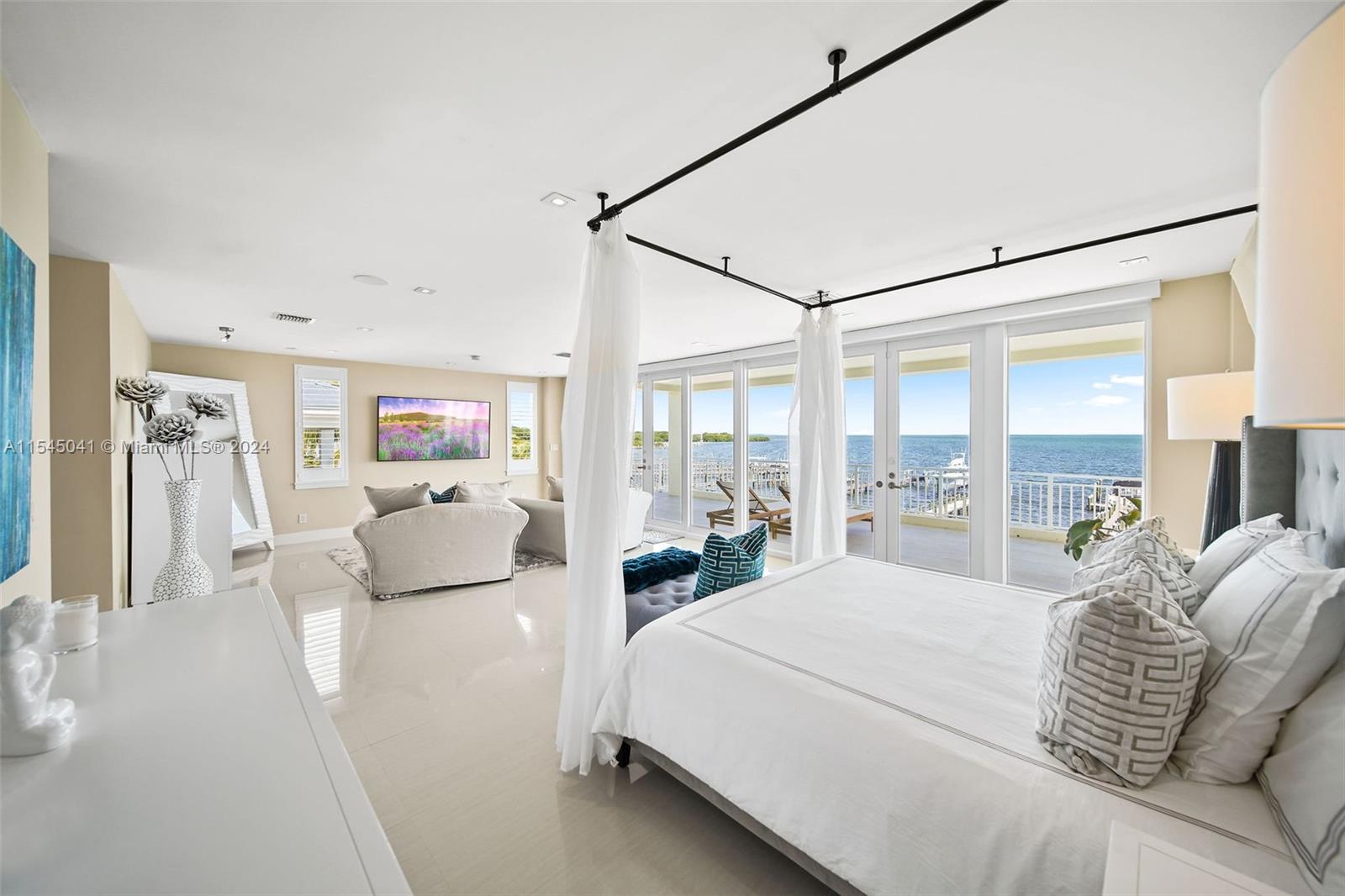 TAVERNIER HEIGHTS - Residential