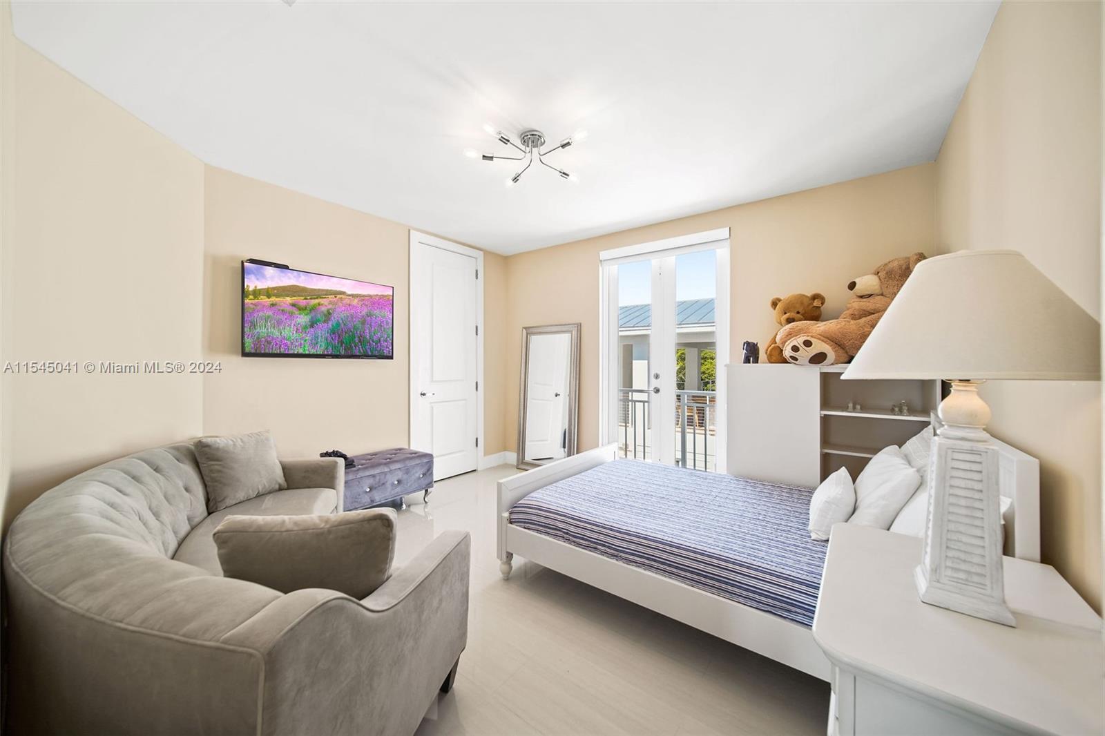 TAVERNIER HEIGHTS - Residential