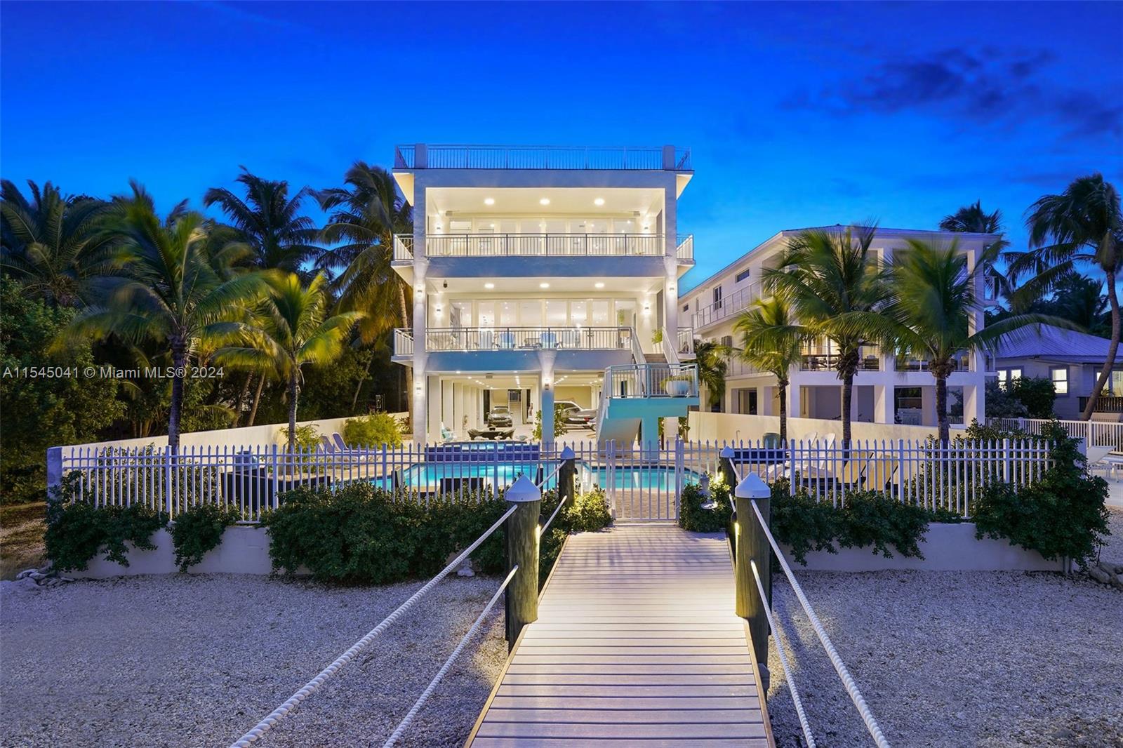 TAVERNIER HEIGHTS - Residential