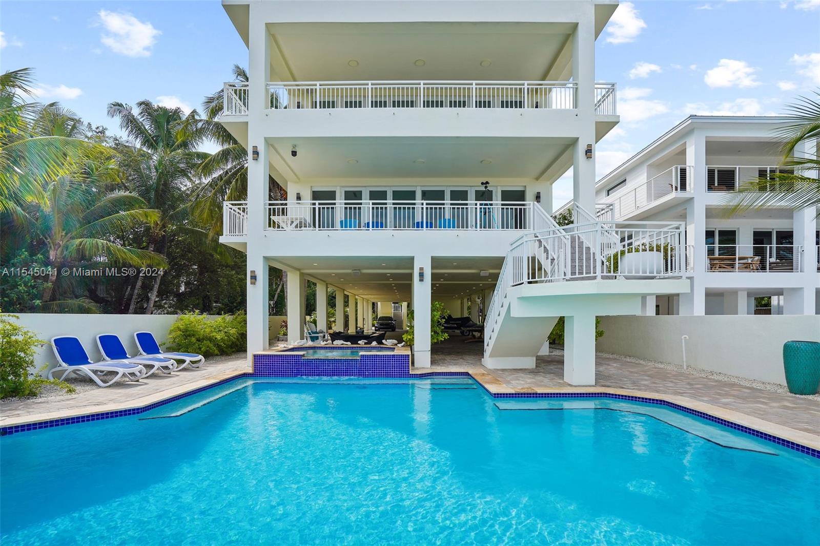 TAVERNIER HEIGHTS - Residential