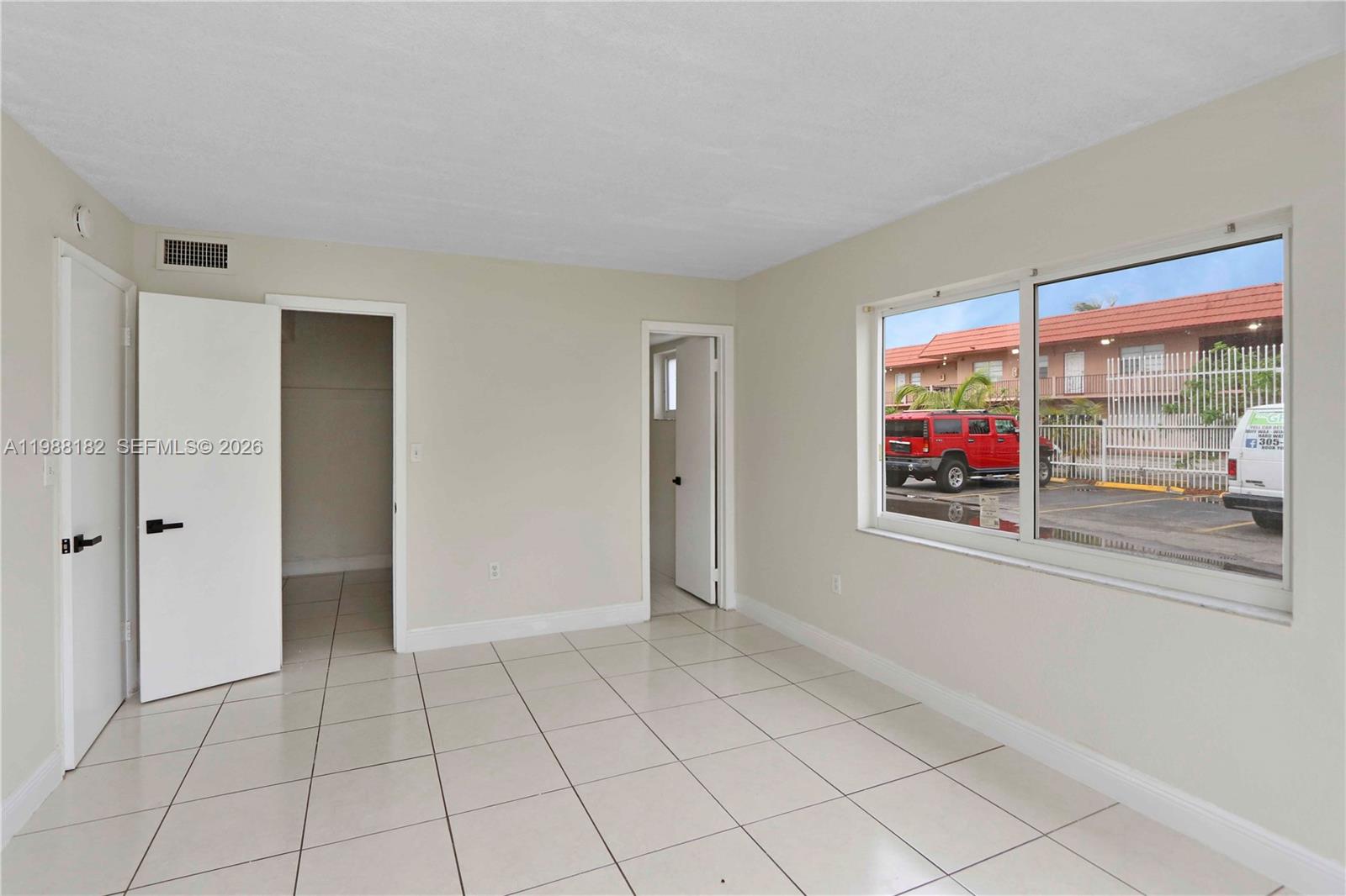 NEW WORLD CONDO APTS IV - Residential Lease