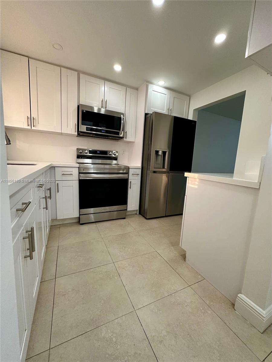 APPLEGREEN CONDO APTS 1 - Residential