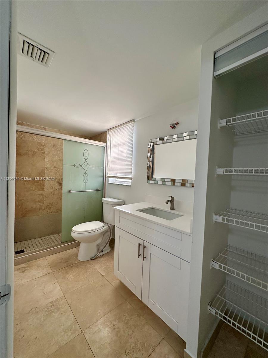 APPLEGREEN CONDO APTS 1 - Residential