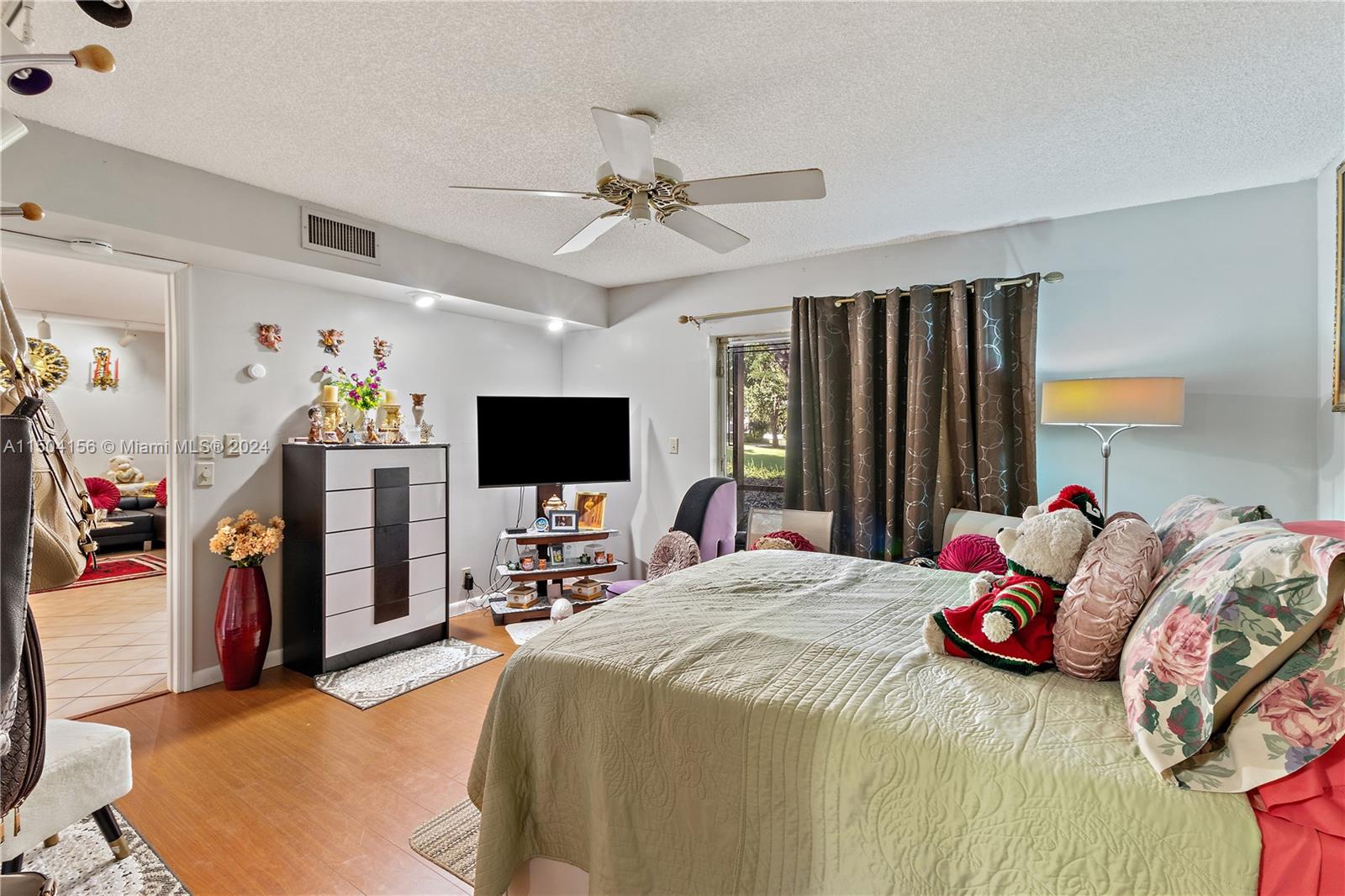 HOLLYBROOK GOLF AND - Residential