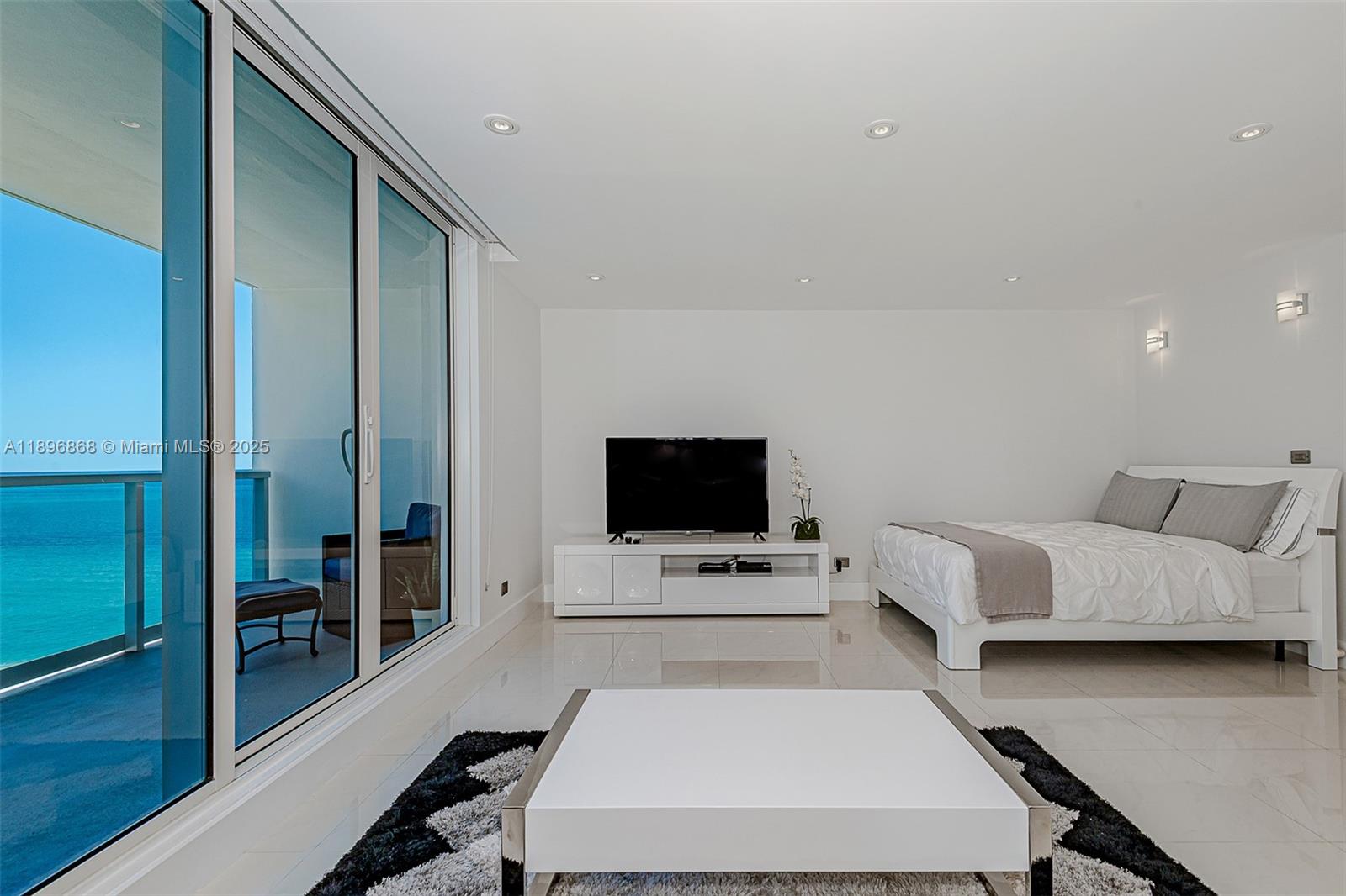 RONEY PALACE CONDO - Residential Lease