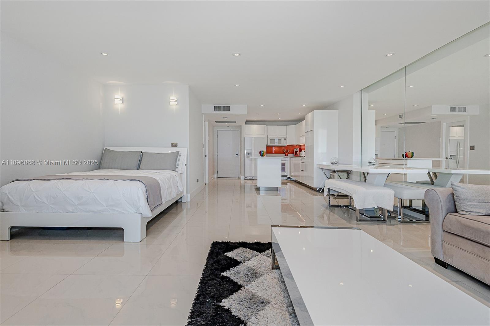 RONEY PALACE CONDO - Residential Lease