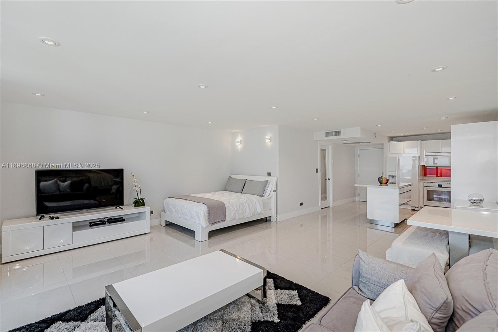 RONEY PALACE CONDO - Residential Lease