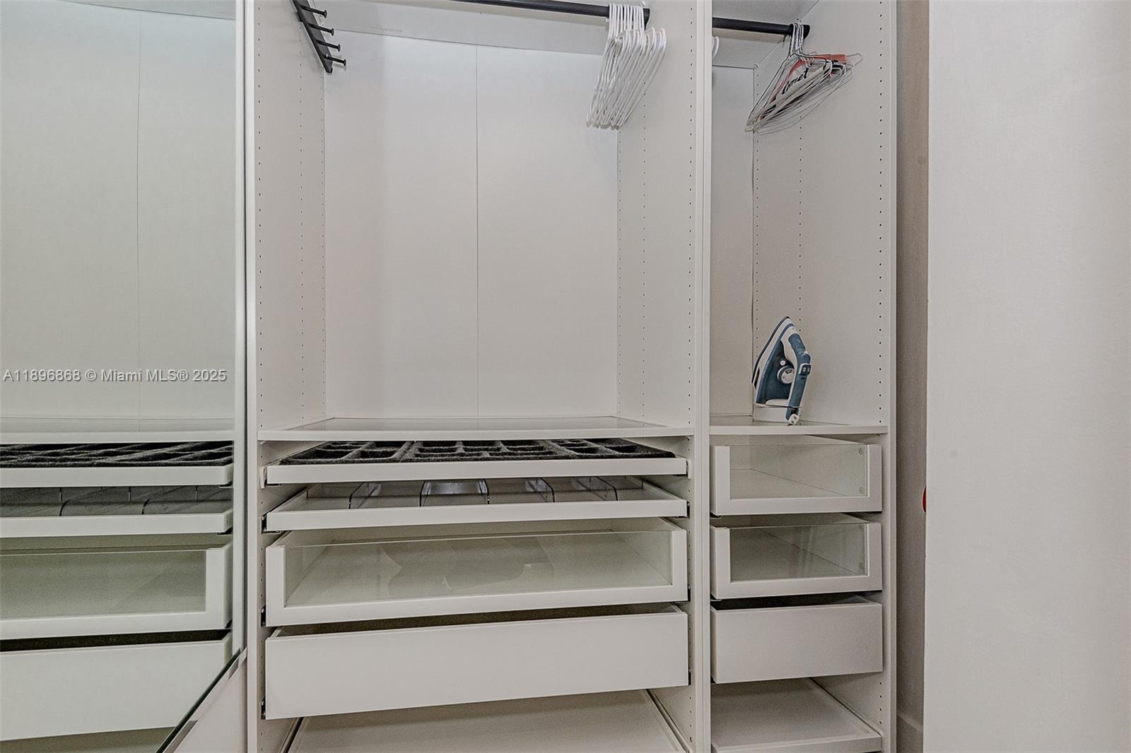 RONEY PALACE CONDO - Residential Lease