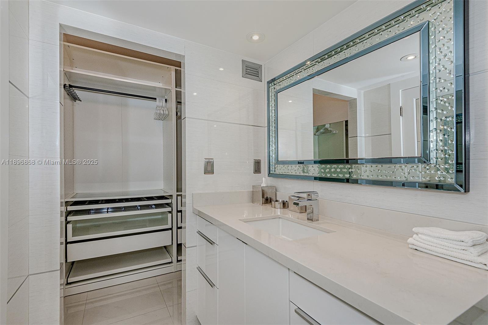 RONEY PALACE CONDO - Residential Lease