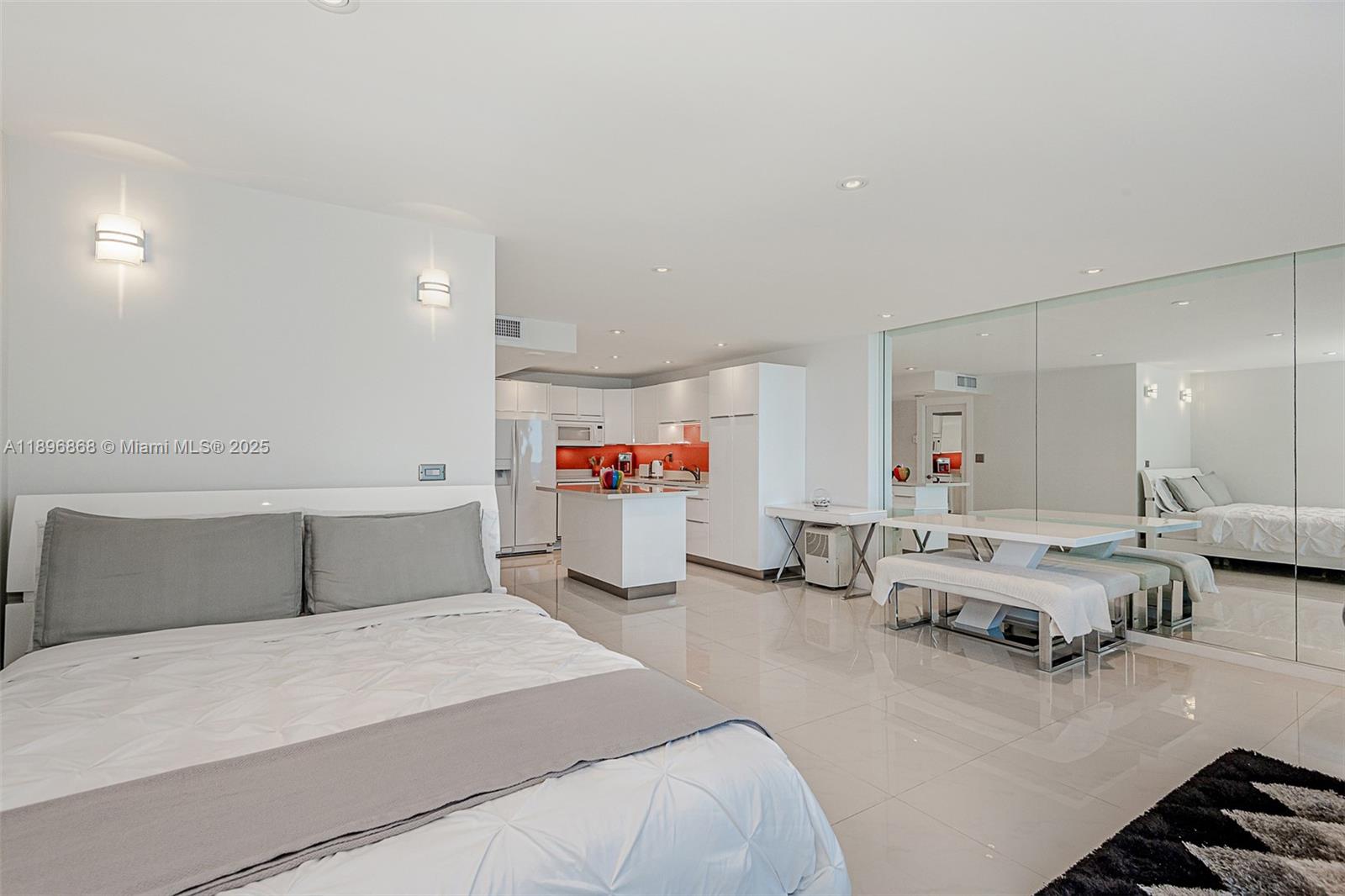 RONEY PALACE CONDO - Residential Lease