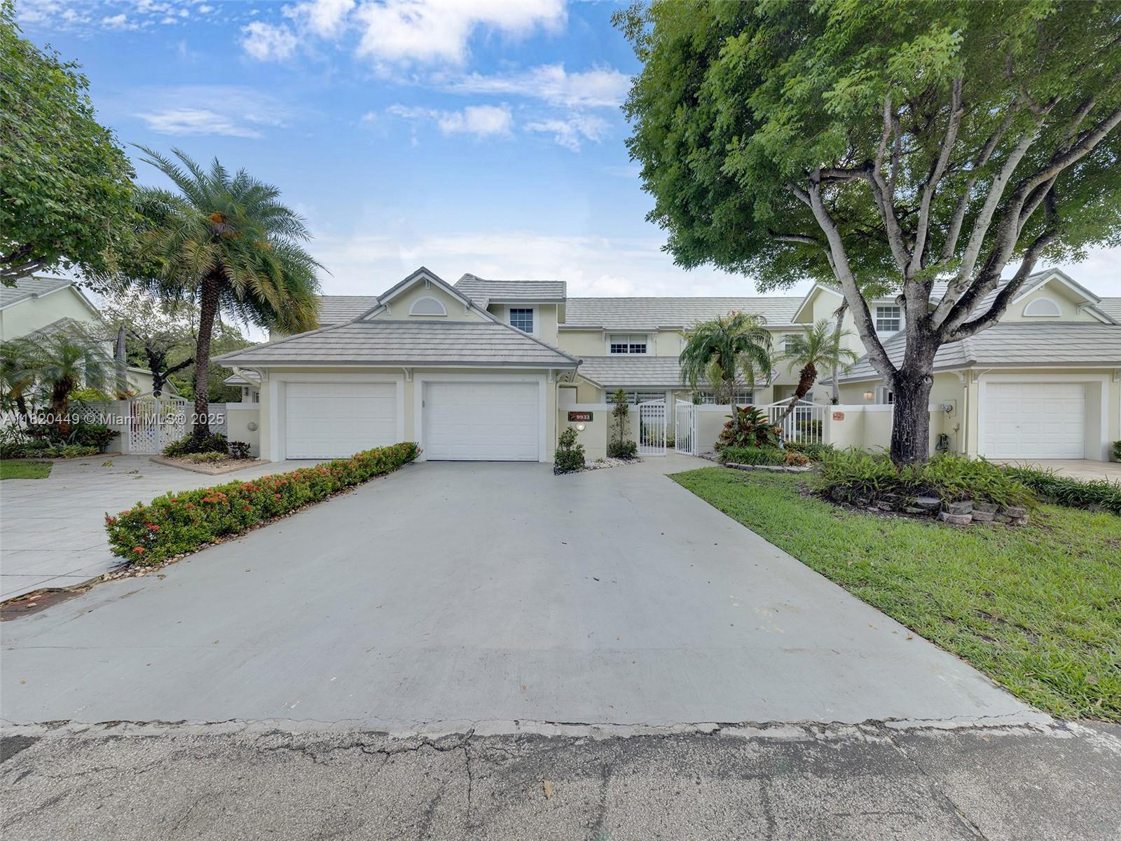 9933 Nw 49th Ter, Doral, Miami-Dade County, Florida - 3 Bedrooms  
3 Bathrooms - 