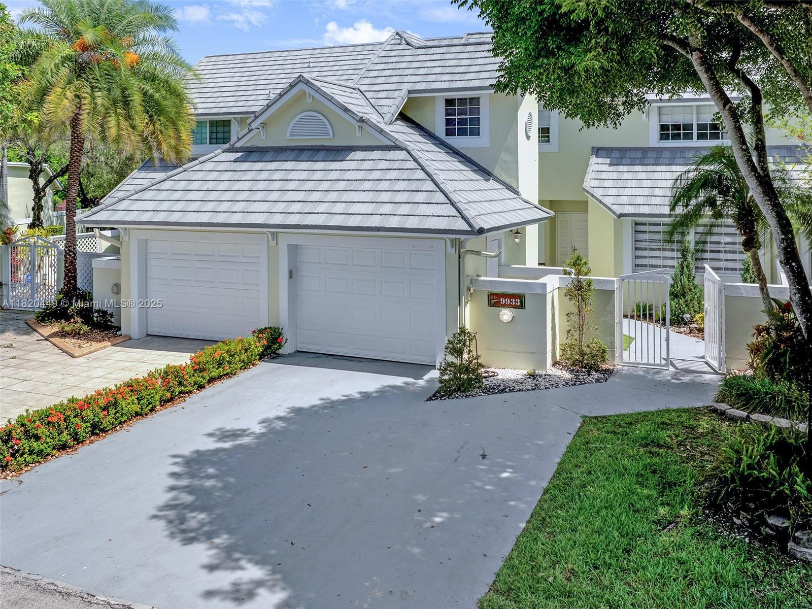 9933 NW 49th Ter, Doral, FL, 33178/$685,000 1 9933 NW 49th Ter