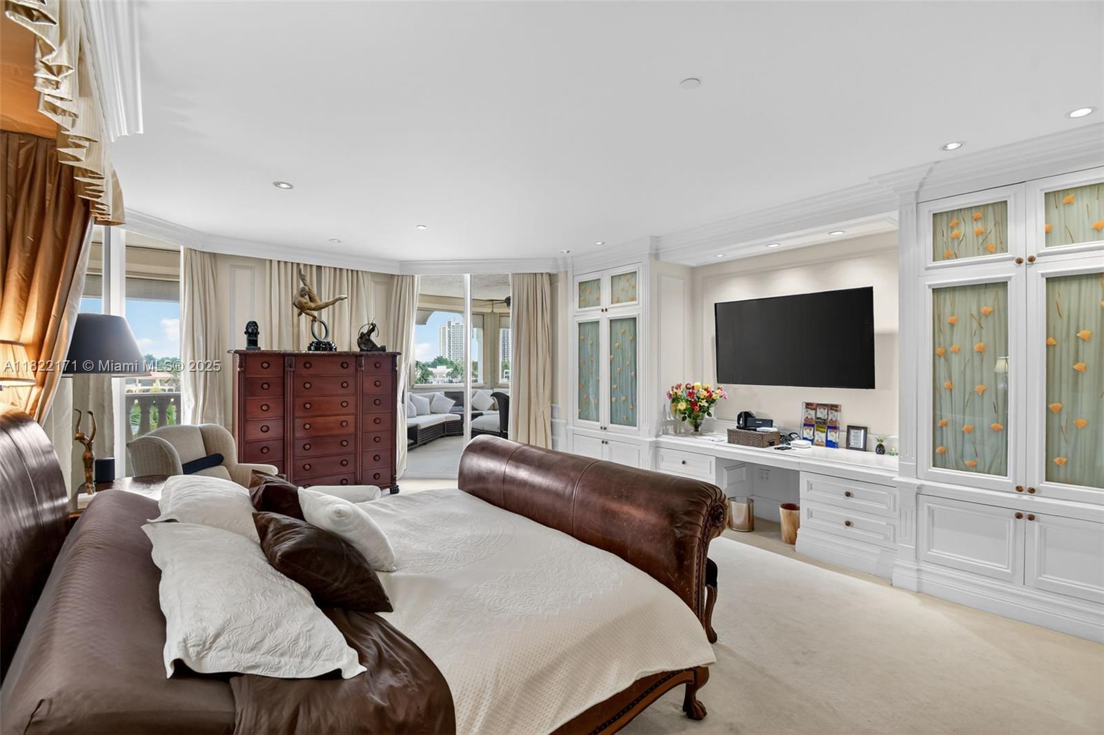 BELLA VISTA MID-RISE SOUTH - Residential Lease