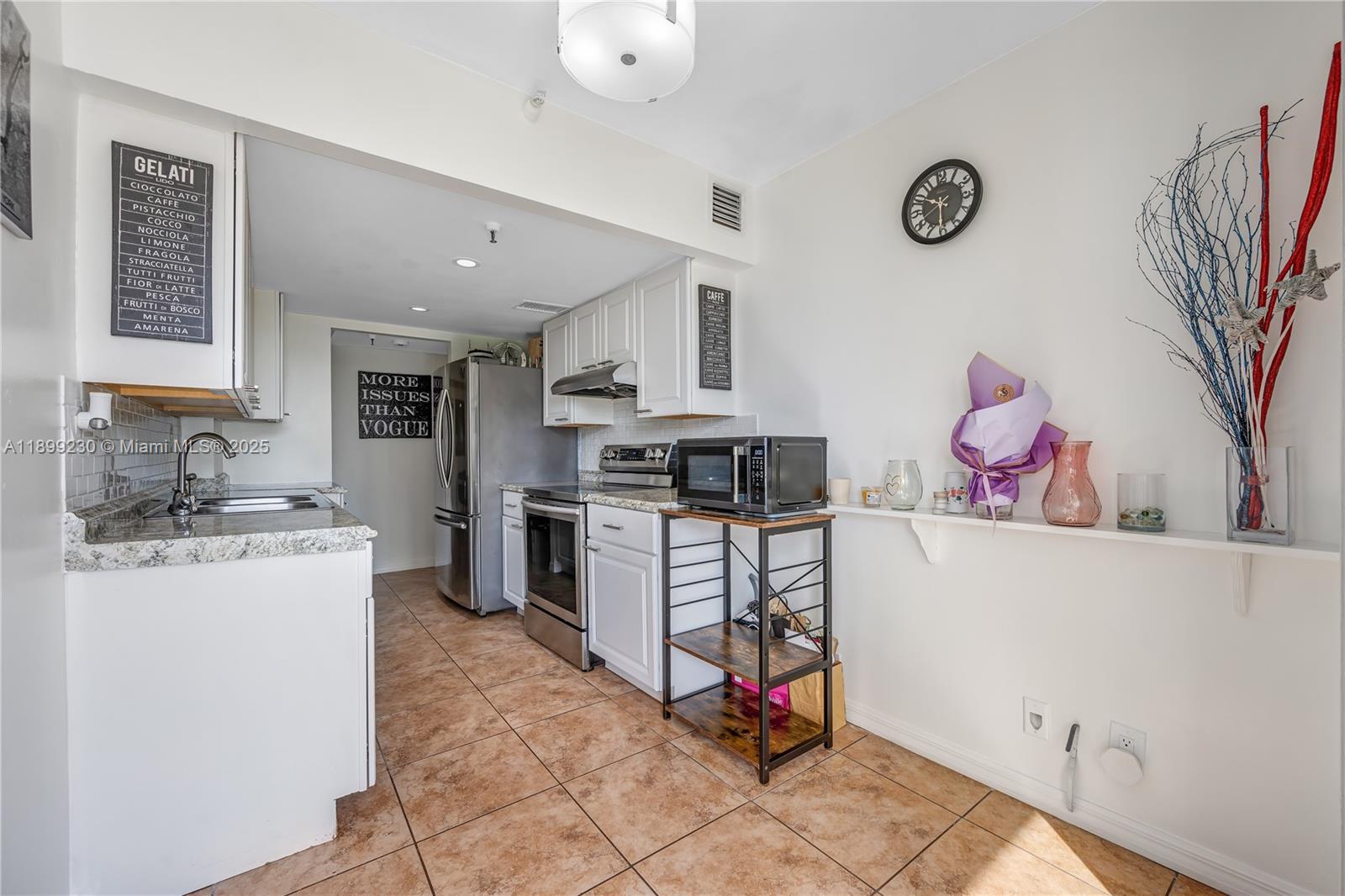 WINSTON TOWERS 700 CONDO - Residential Lease