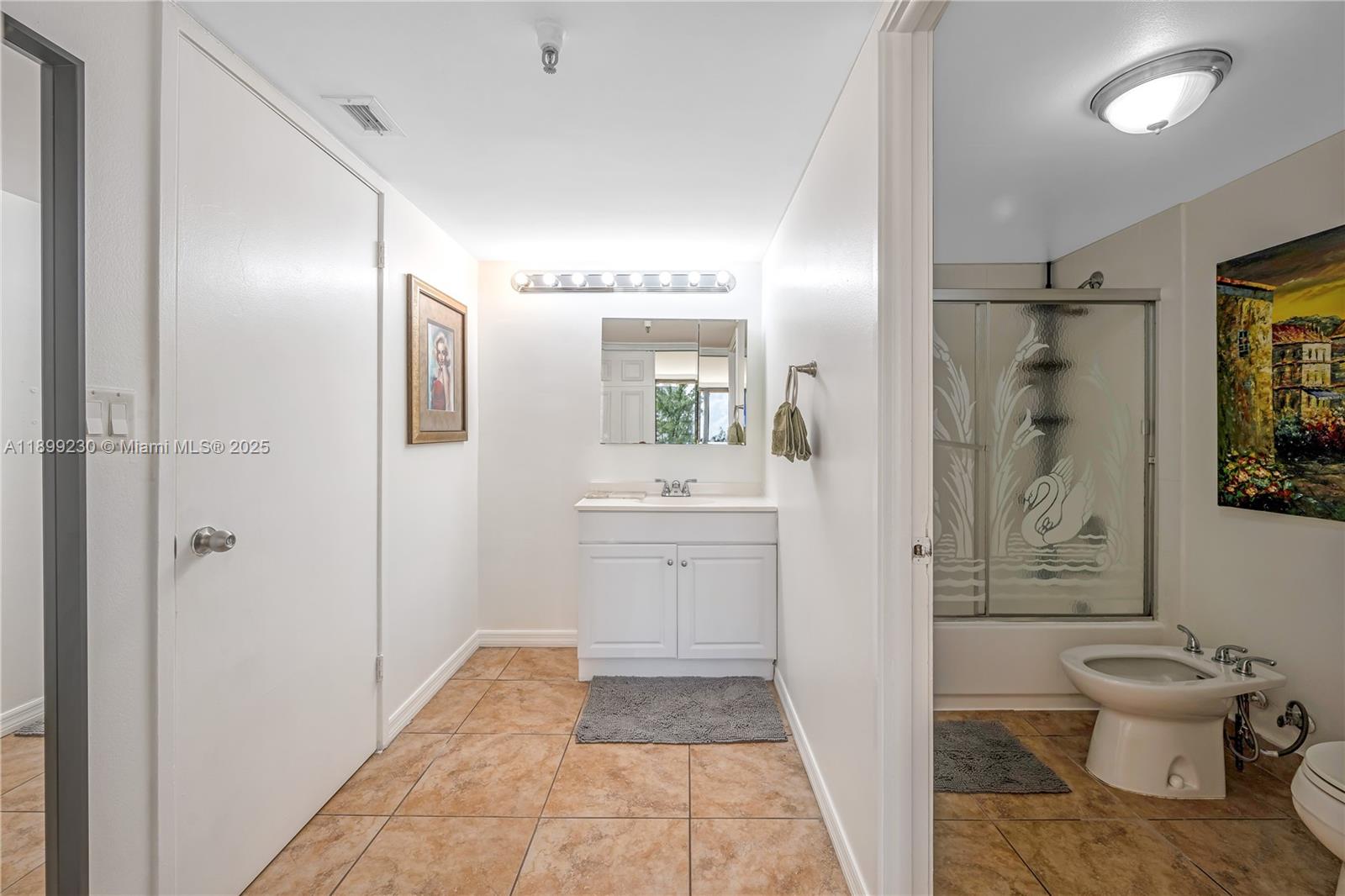 WINSTON TOWERS 700 CONDO - Residential Lease