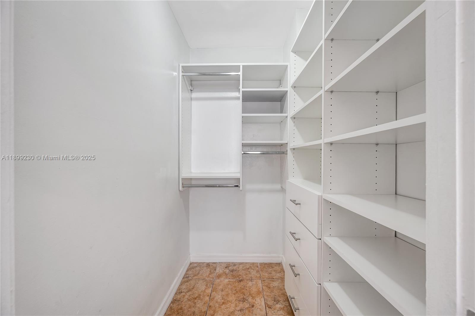 WINSTON TOWERS 700 CONDO - Residential Lease