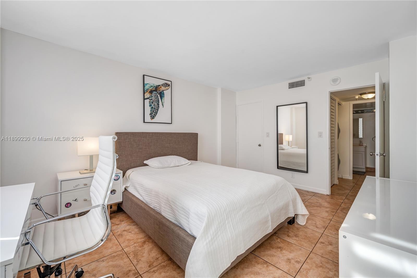 WINSTON TOWERS 700 CONDO - Residential Lease