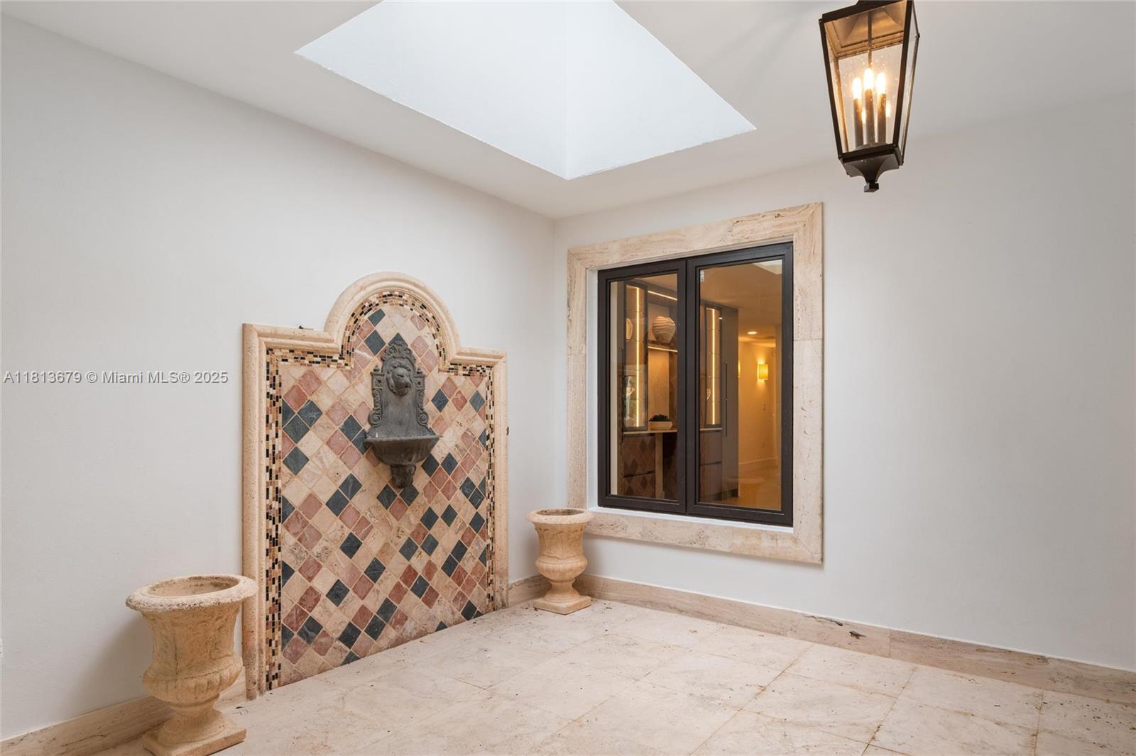 1320 Alhambra Cir