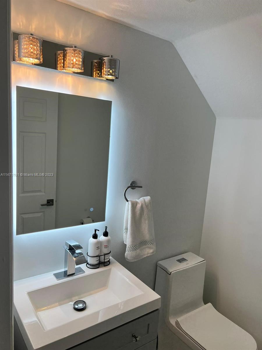 LAKES BY THE BAY FAYE REP - Residential