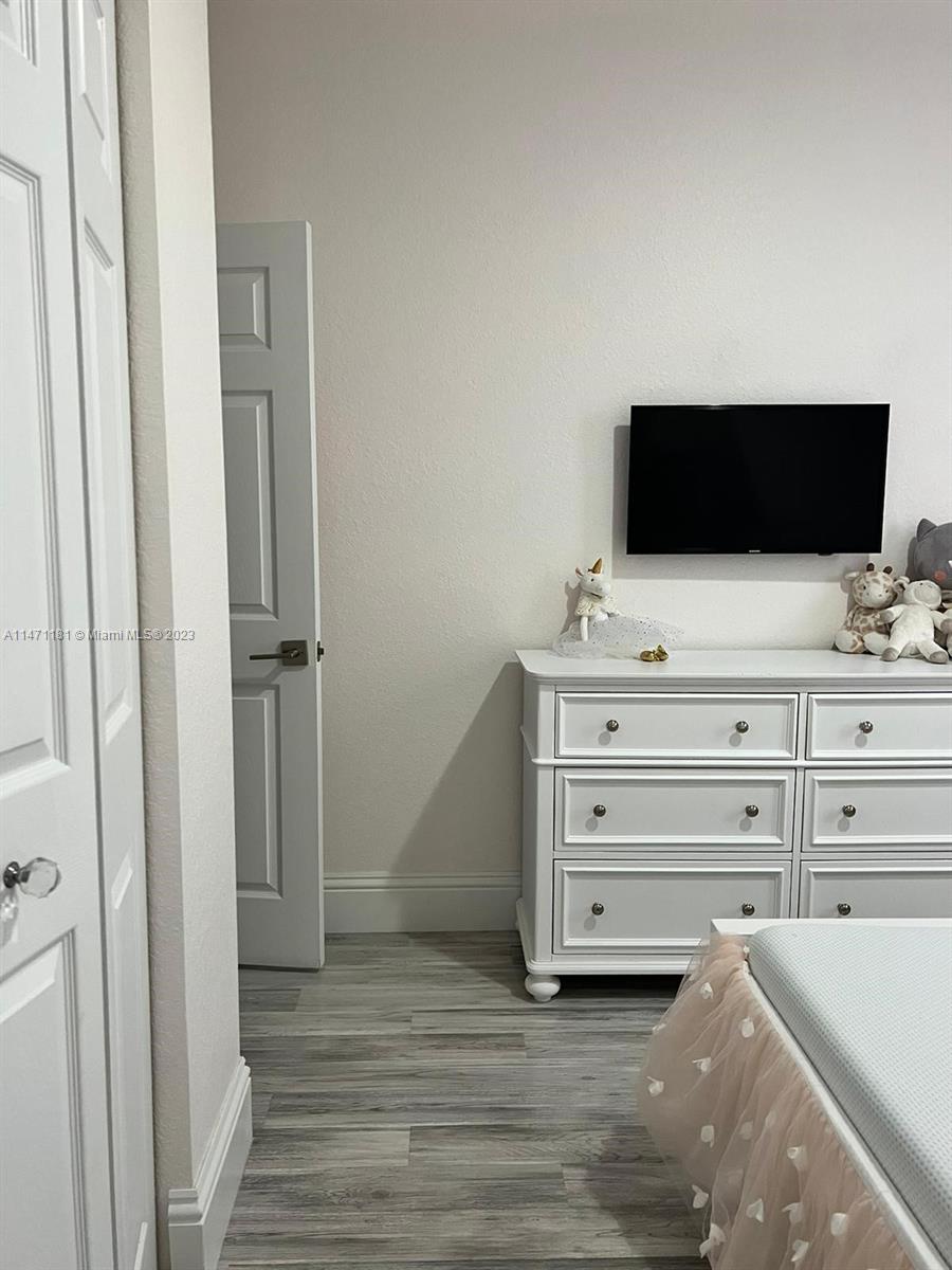 LAKES BY THE BAY FAYE REP - Residential