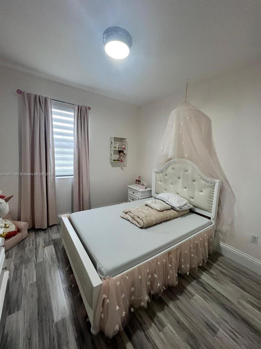 LAKES BY THE BAY FAYE REP - Residential