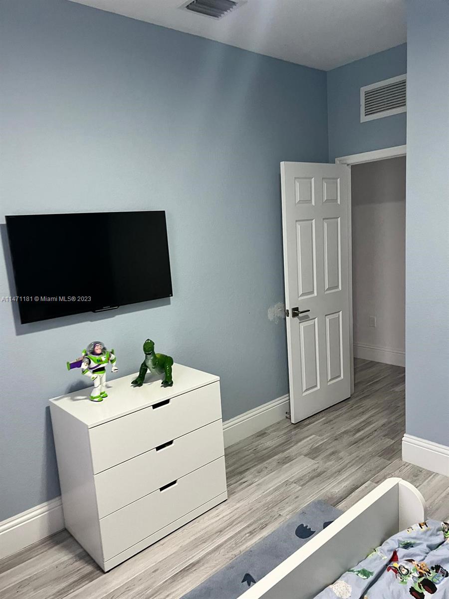 LAKES BY THE BAY FAYE REP - Residential