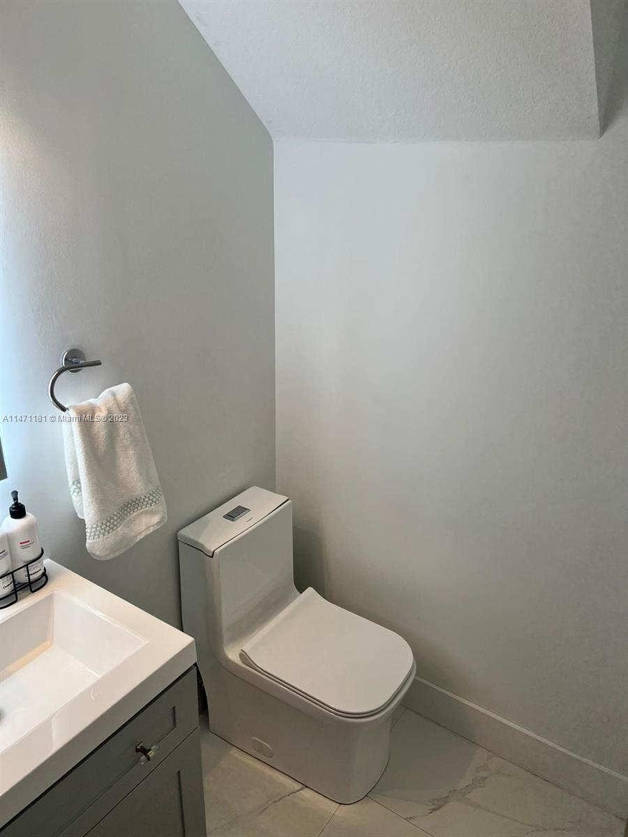 LAKES BY THE BAY FAYE REP - Residential