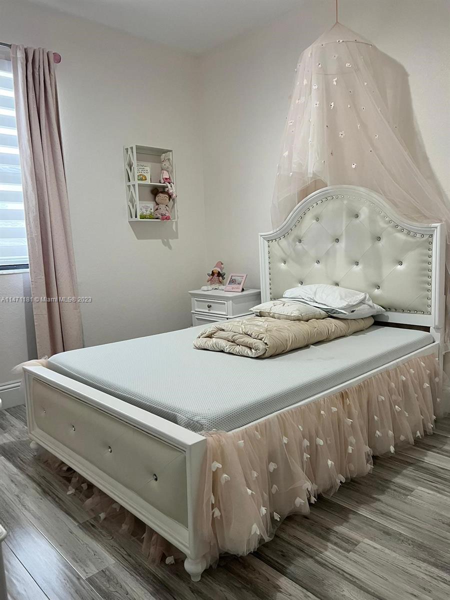 LAKES BY THE BAY FAYE REP - Residential