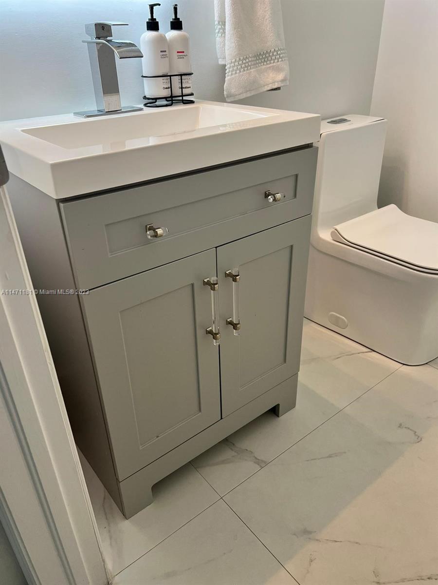 LAKES BY THE BAY FAYE REP - Residential