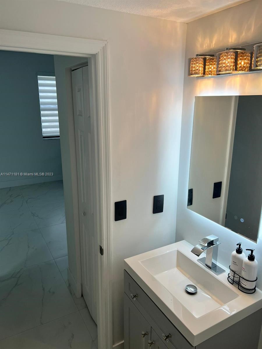 LAKES BY THE BAY FAYE REP - Residential