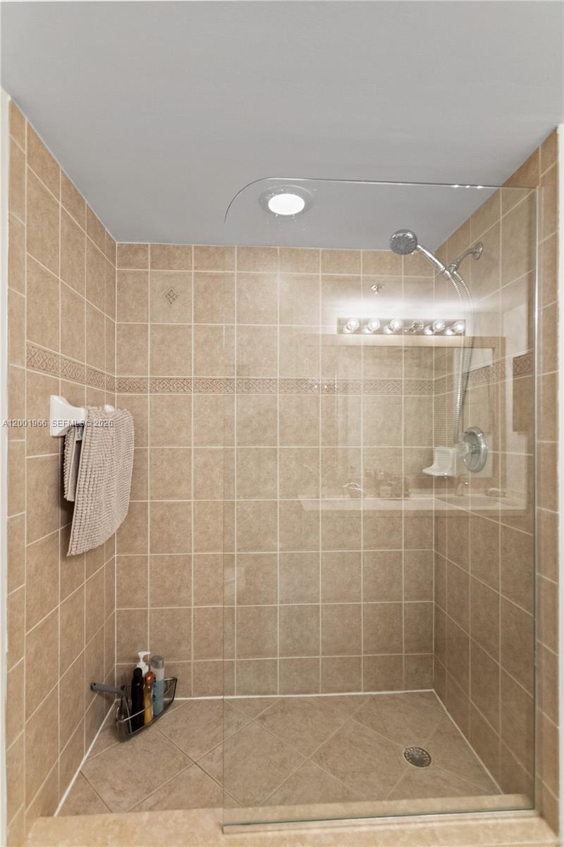 SHERIDAN BEACH CLUB CONDO - Residential