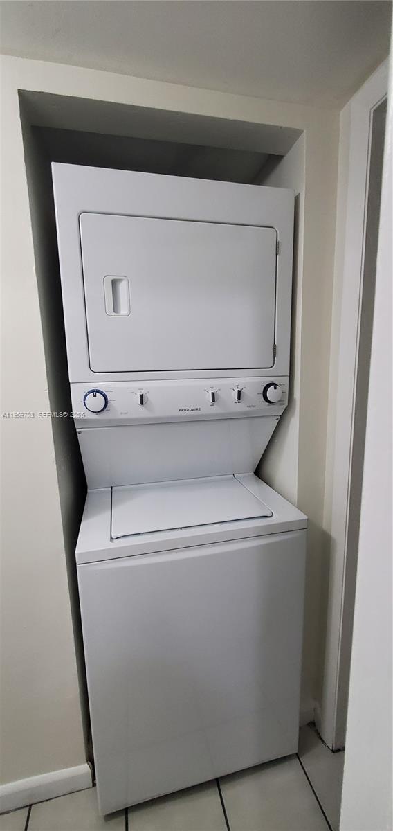 WESTCHESTER POINT CONDO - Residential