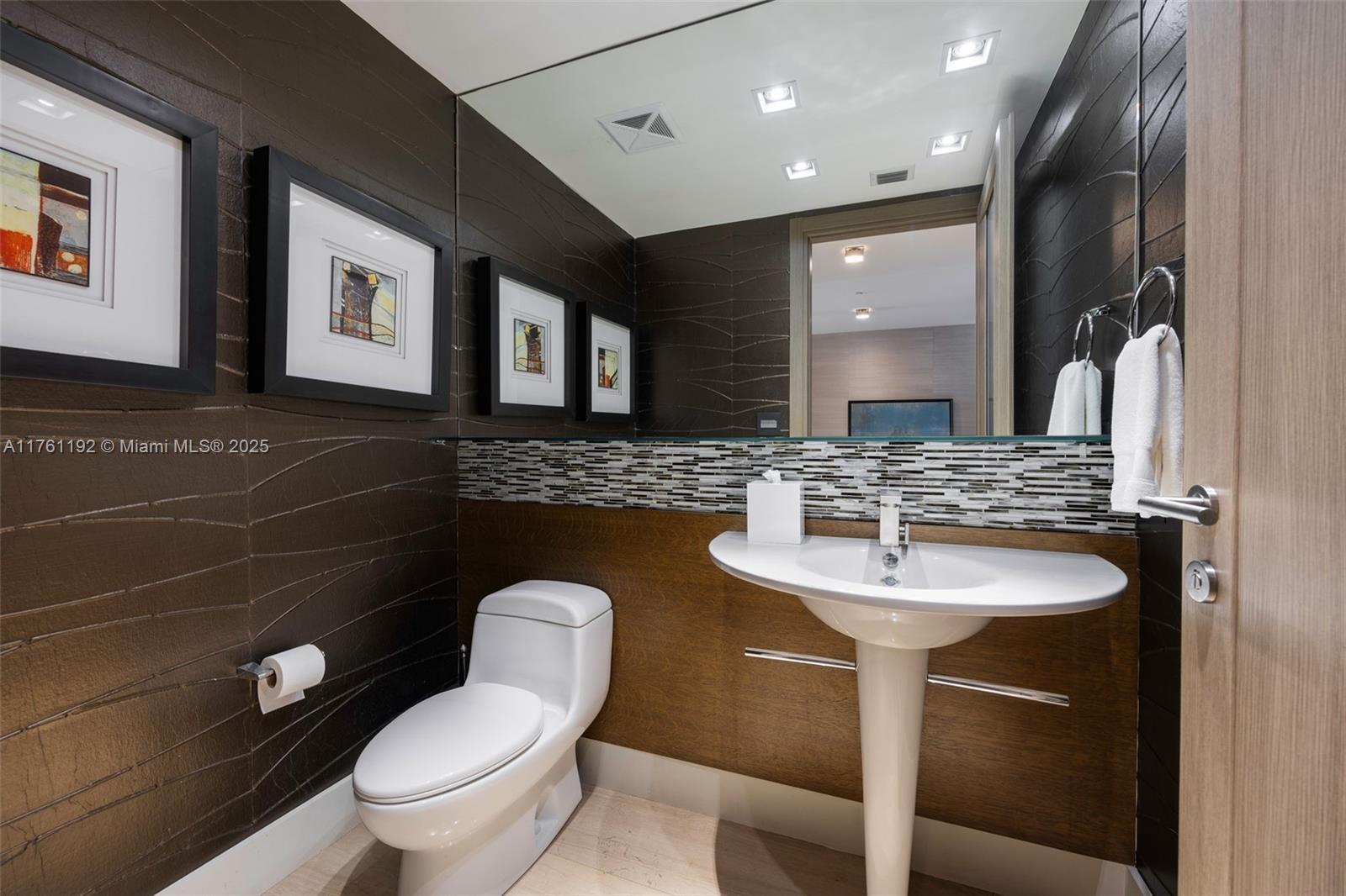 OCEAN HOUSE CONDO - Residential