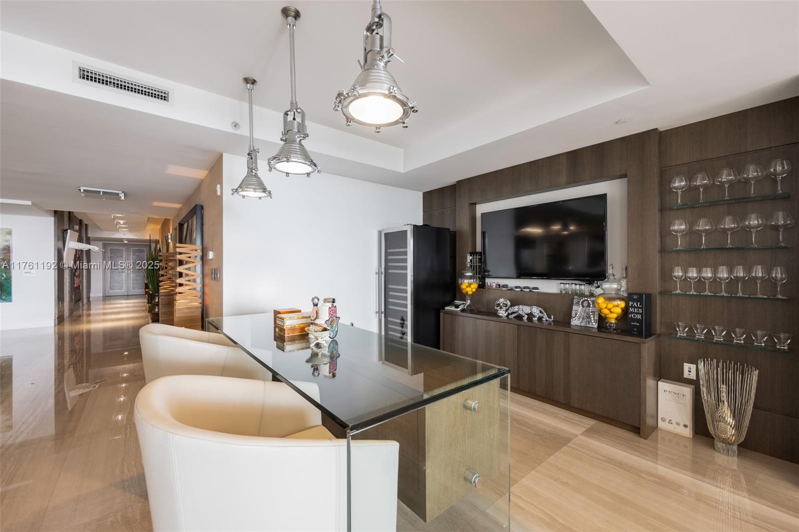 OCEAN HOUSE CONDO - Residential
