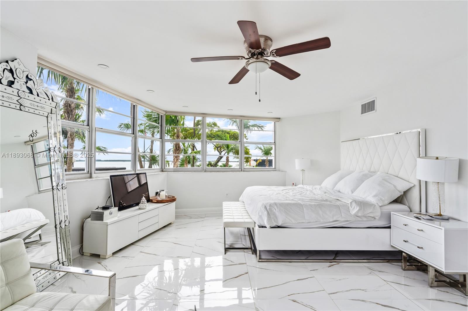 FOUR AMBASSADORS CONDO PH - Residential